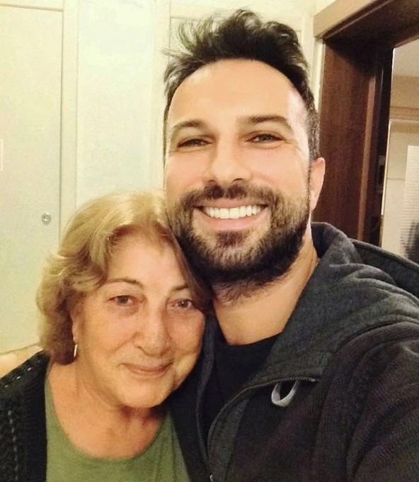 Megastar Tarkan’ı yıkan ölüm haberi! Acı haberi turnede aldı. Kalp krizi nedeniyle vefat etti - Resim : 2