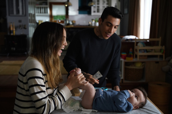 2018 yılında evlenen şarkıcı Can Bonomo ve oyuncu Öykü Karayel, oğullarınının doğumundan 3 ay sonra birlikte kamera karşısına geçtiler... - Resim : 3