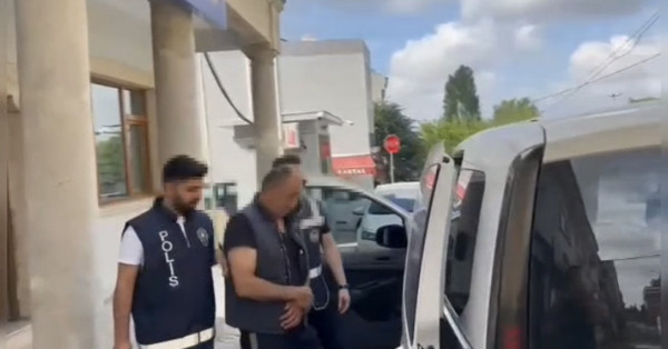 Ölüm korkusuyla evinin önüne barikat kurmuştu. Dilek Acu'yu tehdit eden dini nikahlı eşi Ahmet Çelik tutuklandı