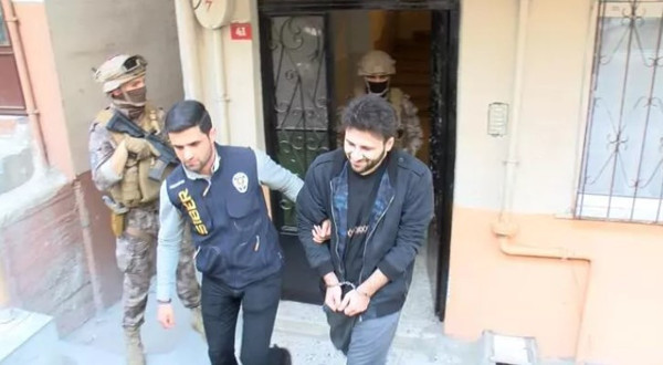 İstanbul'da Twitch üzerinden dolandırıcılık yapan şüphelilere operasyon