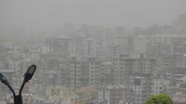 Meteoroloji'den kritik uyarı geldi. Türkiye'yi toz bulutu vuracak. İşte Türkiye geneli toz bulutunun etkili olacağı bölgeler...