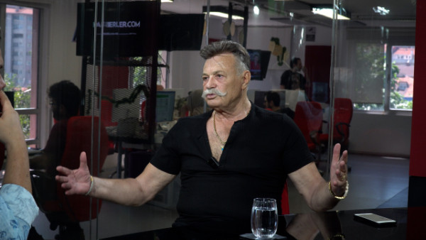 Nuri Alço'dan bomba itiraf: Karım sevişirken senin ismini sayıklıyor. Sunucu kulaklarına inanamadı "Bunun adı sapkınlık" dedi