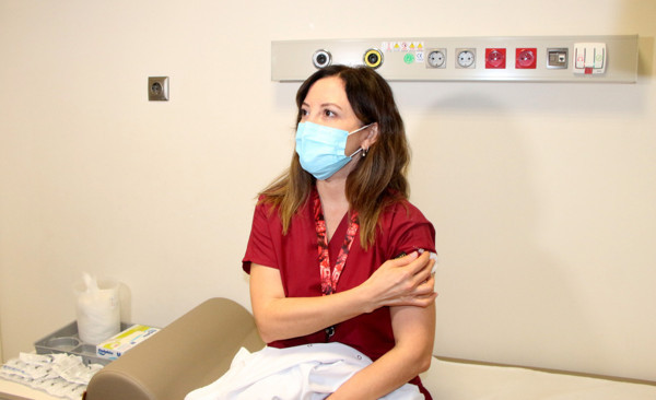 Bilim Kurulu üyesi uyardı! Aşıdan vazgeçmek salgını devam ettiriyor