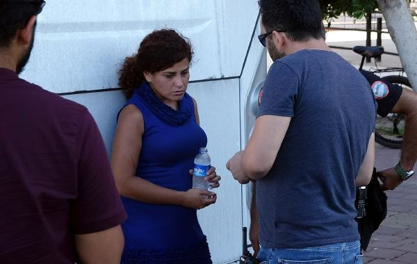 Antalya'da bıçaklı kapkaç dehşeti - Resim : 2