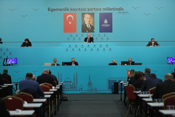 AK Parti'den; Rabia Kalender, Fatma Betül Sayan Kaya ve Ravza Kavakcı'ya İBB'den verilen burslarla ilgili açıklama: Başörtüsü hazımsızlığı