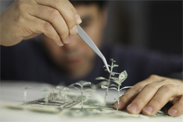 Gazeteler sanat eserine dönüştü - Resim : 2