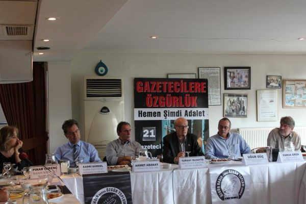 'Erdoğan gazetecilere dava açma rekoru kırdı'