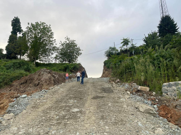 Yaşayanlar, ölenlerin yoluna isyan etti: Dağ yarılmış gibi