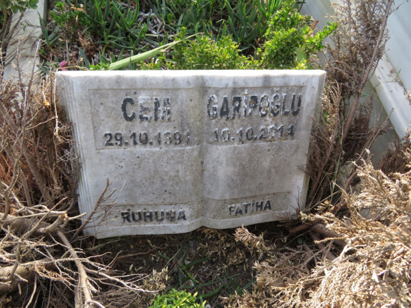 Mezarının etrafında bariyerli önlem. Cem Garipoğlu'nun mezarı ne zaman açılacak? - Resim : 3