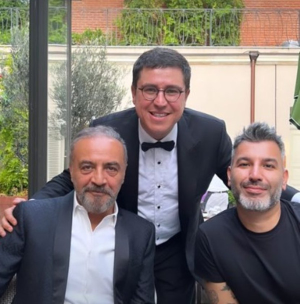 Demet Özdemir ile Oğuzhan Koç evlendi! İşte Demet Özdemir ile Oğuzhan Koç'un nikahından ilk fotoğraflar... Acun Ilıcalı ile Faruk Turgut nikah şahidi oldu - Resim : 6