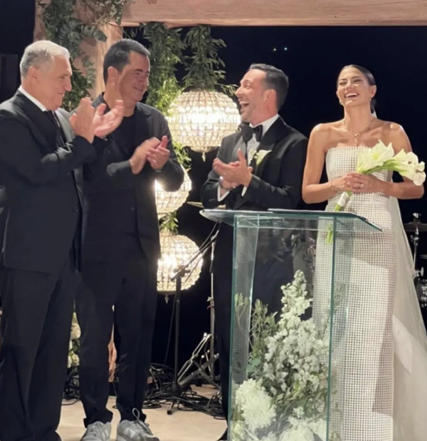 Demet Özdemir ile Oğuzhan Koç evlendi! İşte Demet Özdemir ile Oğuzhan Koç'un nikahından ilk fotoğraflar... Acun Ilıcalı ile Faruk Turgut nikah şahidi oldu - Resim : 2