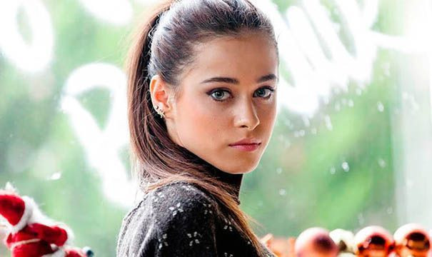 Ünlü oyuncu tesettüre girdi - Resim : 2