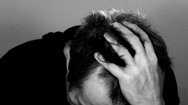 Gaslighting nedir, nasıl yapılır. Gaslighting cümleleri ve örnekleri nelerdir. Psikolojik manipülasyona maruz kalan biri ne yapmalı?