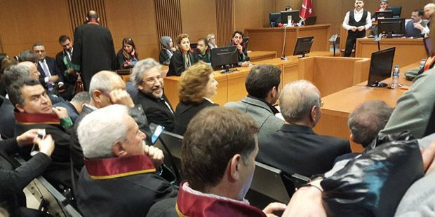 Dündar ve Gül'ün duruşması başladı: Savcı, 'MİT'in talebi' gerekçesiyle duruşmanın kapalı yapılmasını istedi!