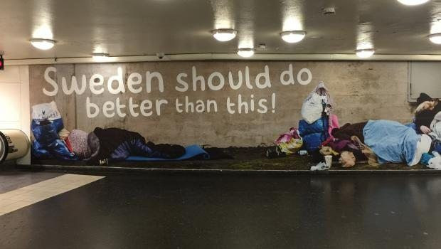 Göçmen karşıtı reklamlar tepki çekti!