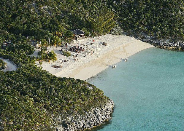 Ünlü oyuncunun düğün fotoğrafları basına sızdı!