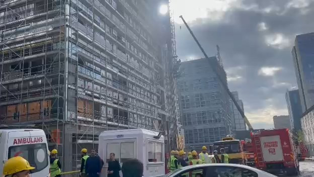 İstanbul'da yük asansörü düştü! Yaralılar var - Resim : 3