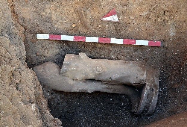 Tarihi heykel inşaat kazısında bulundu