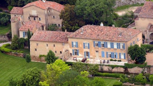 Brad Pitt hakkında şoke eden iddia! Angelina Jolie ve çocuklarına fiziksel şiddet mi uyguladı?