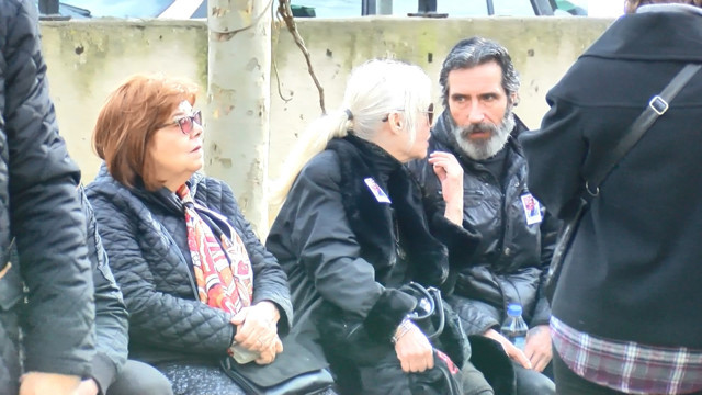 Bizimkiler dizisinin yönetmeni Yalçın Yelence son yolculuğuna uğurlandı - Resim : 3