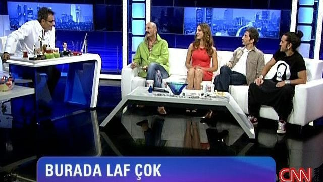 Cemil İpekçi'nin canlı yayındaki o sözleri stüdyoyu karıştırdı: 'Kadın mı kız mı bilmiyorum!