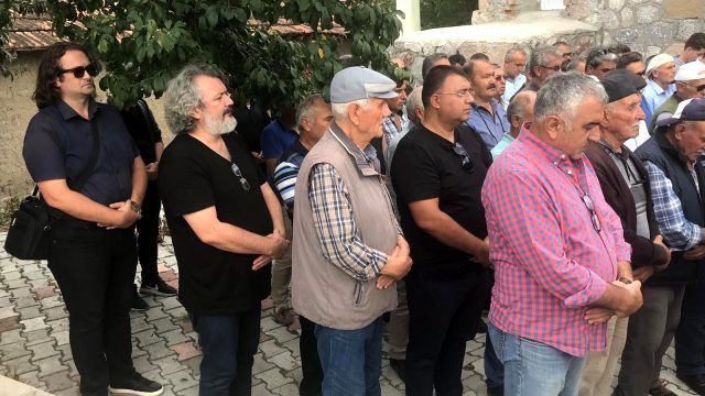 Müfit Can Saçıntı'nın babası son yolculuğuna uğurlandı - Resim : 2