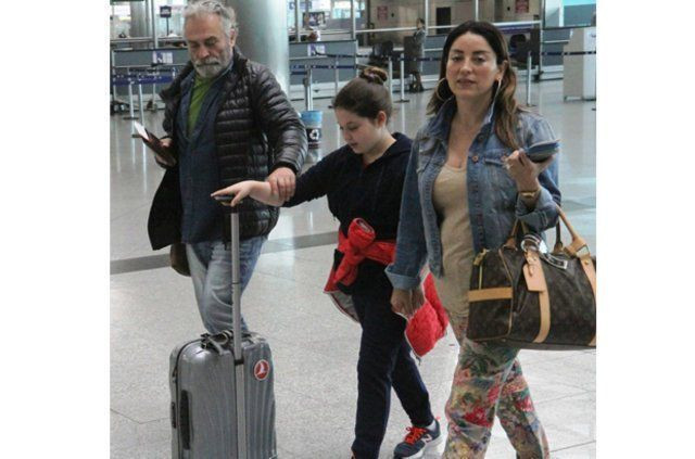 Haluk Bilginer ve Aşkın Nur Yengi havaalanında görüntülendi - Resim : 3