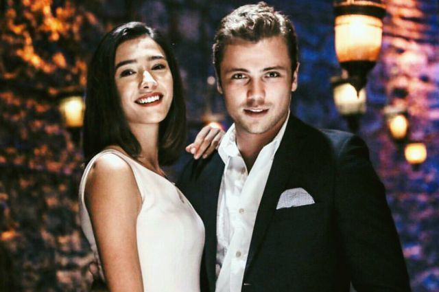 Tolga Sarıtaş'tan açıklama! Dizi aşkı gerçek mi oldu?