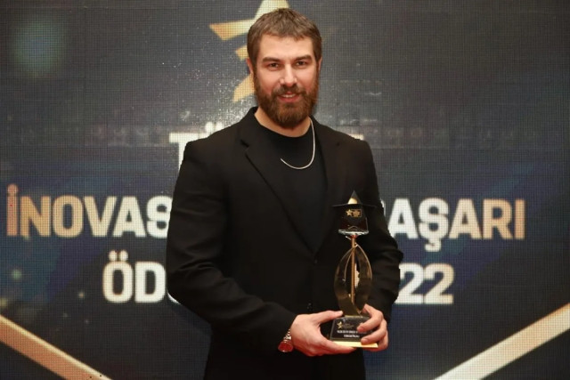 Furkan Palalı yeni dizisi için imaj değiştirdi