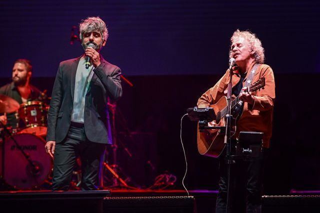 Yeni Türkü 40. yıl konserine yıldız yağmuru! - Resim : 5