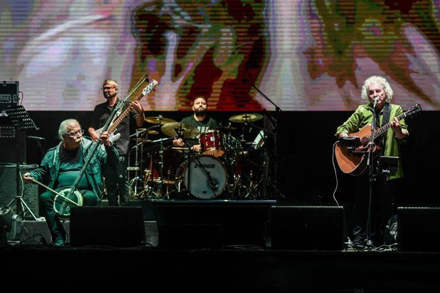 Yeni Türkü 40. yıl konserine yıldız yağmuru! - Resim : 3