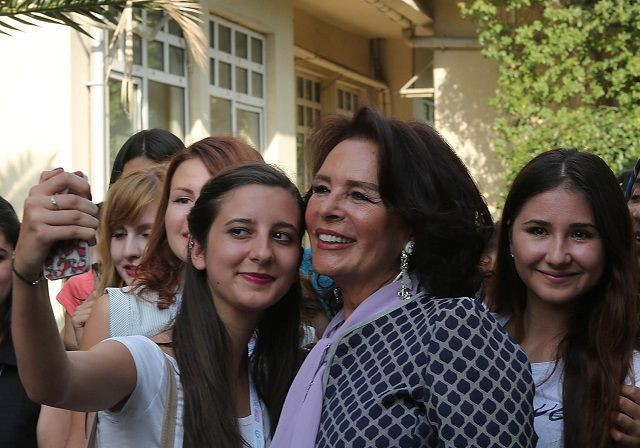 Hülya Koçyiğit ile yabancı öğrencilerin 'kültür' buluşması
