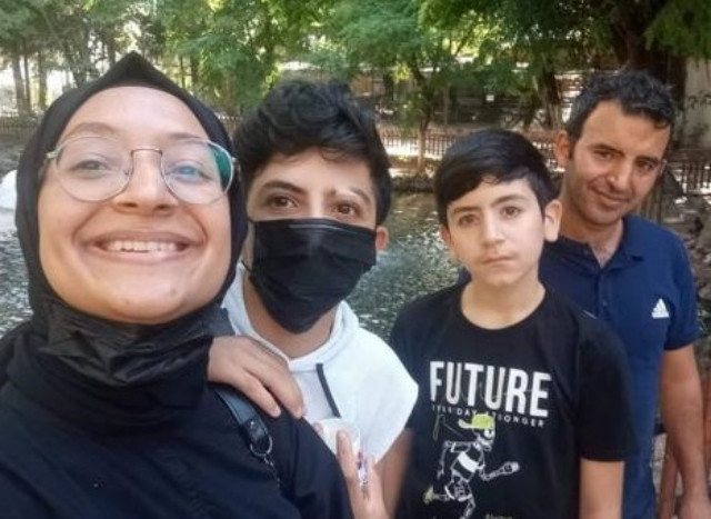 Hatay'da enkazdan 40'ıncı saatte kurtarılan depremzededen yürek yakan sözler: Eşim ve 2 oğlum yanımda öldü, tek isteğim kızım bulunsun - Resim : 2