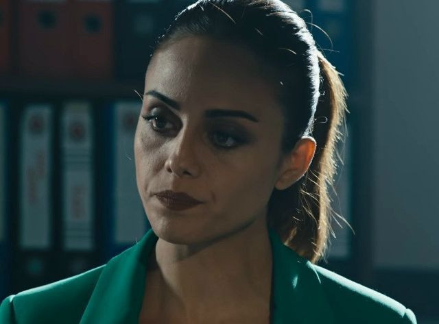 O isim diziye dönüyor... Avlu'da yer yerinden oynayacak!