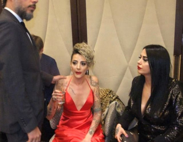 Galada çirkin saldırı! Berna Öztürk'ü kaçırmak istedi