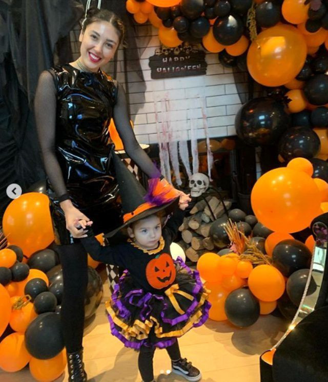 Berkay'ın eşi Özlem Ada Şahin'e Cadılar Bayramı linci