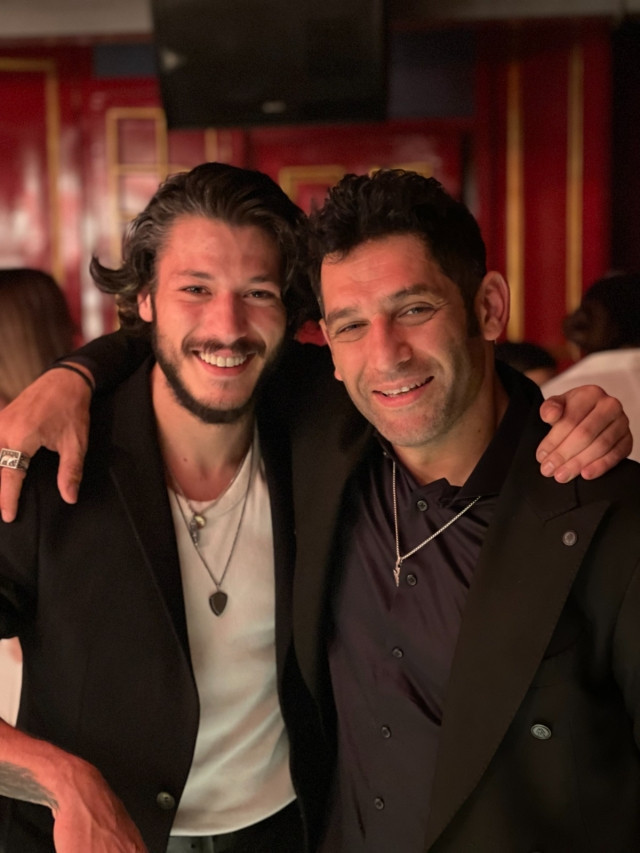 Sahnede gözleri doldu! Ayakta alkışlandı - Resim : 3