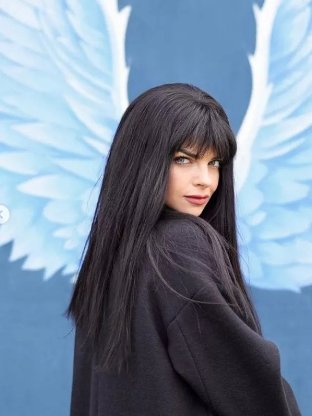 Pelin Karahan siyah saçlı yeni imajıyla şaşırttı: Ünlü oyuncunun yeni saçları takipçilerini ikiye böldü