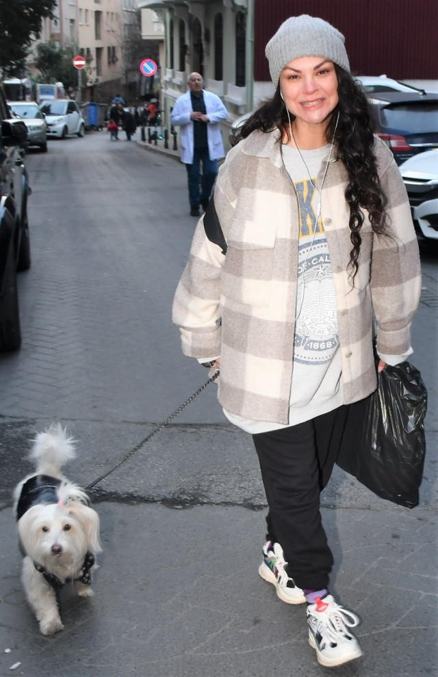 Nez, depremde yakınlarını kaybettiğini açıkladı