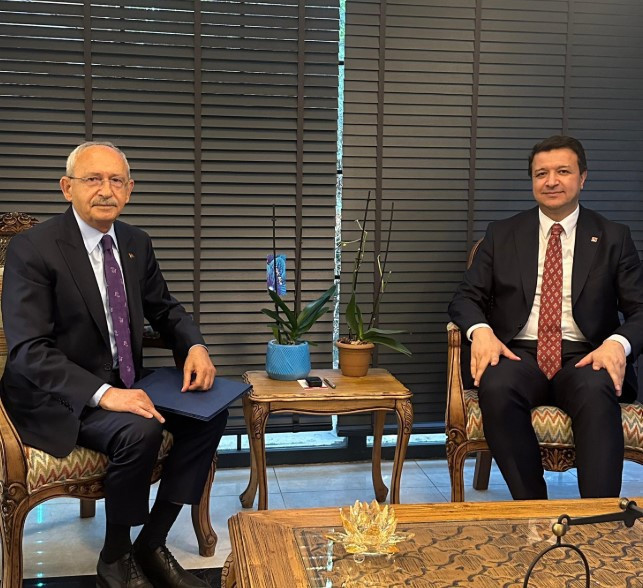 Kemal Kılıçdaroğlu Geri mi Dönüyor. Temaslar hızlandı Dikkat Çeken Ziyaretler - Resim : 2