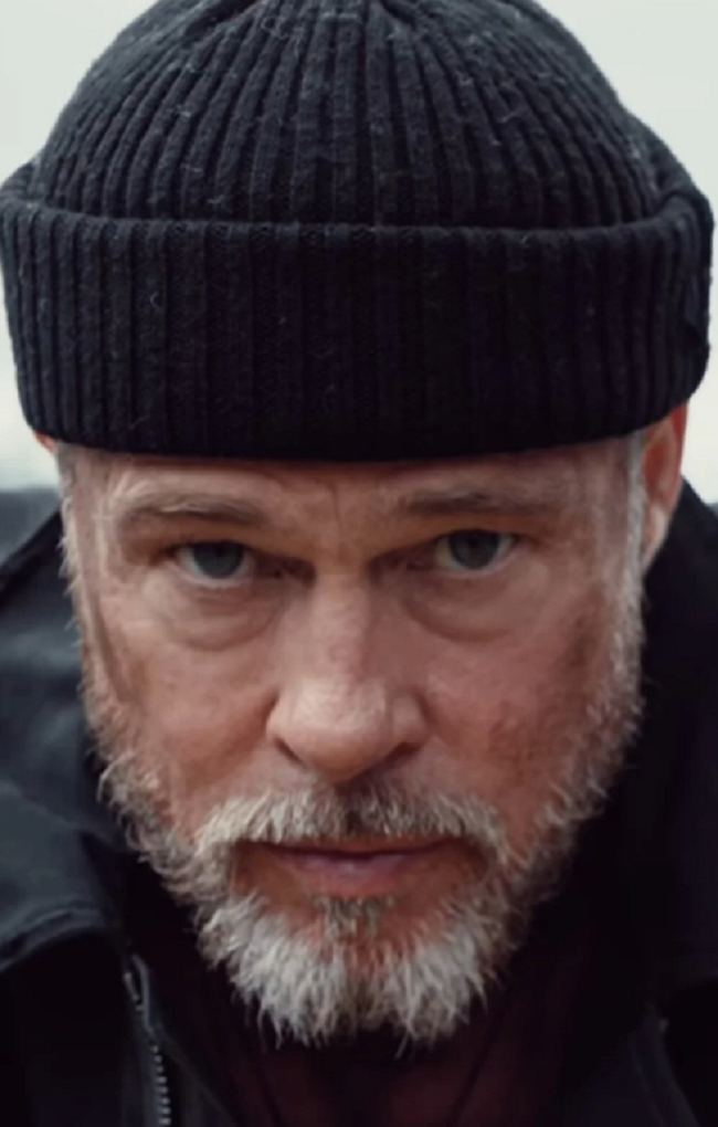 Ünlü oyuncu Brad Pitt tanınmaz halde! Tarzı tamamen değişti