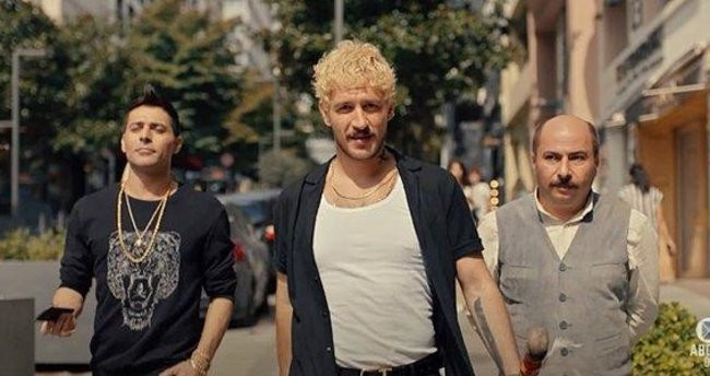 Merakla beklenen “Üç Kuruş” dizisinden afiş geldi: Üç Kuruş dizisi nerede çekildi? İşte Üç Kuruş dizisi konusu ve oyuncuları! - Resim : 5