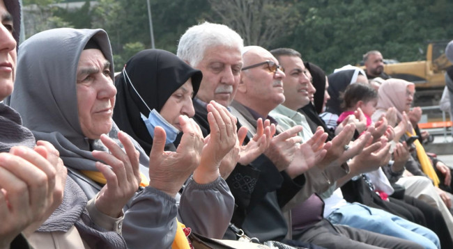 İlk hac kafilesi Harem'den uğurlandı