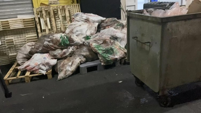 KORKUNÇ! Bu etleri vatandaş yiyecekti. İstanbul et halinde korkunç görüntüler. İstanbul'daki herkes buradan et yemiş olabilir - Resim : 3