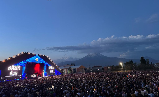 Ertuğrul Özkök: Dün akşam Balıkesir'de Hande Yener konserinin iptal edildiği dakikalarda Doğubayazıt'ta neler gördüm?