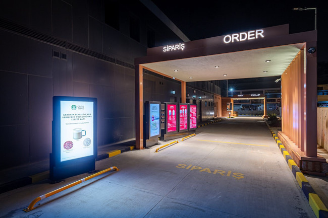 Starbucks'tan yeni mağaza konsepti! Dijital konseptli ‚arabaya servis‘ mağazalarının sayısı artmaya devam ediyor - Resim : 2