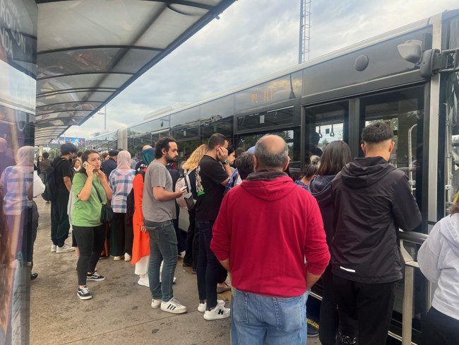 İstanbul'da toplu ulaşımda zamlı tarifenin ilk günü! Vatandaşlar "bunu karşılayacak gücümüz yok" dedi