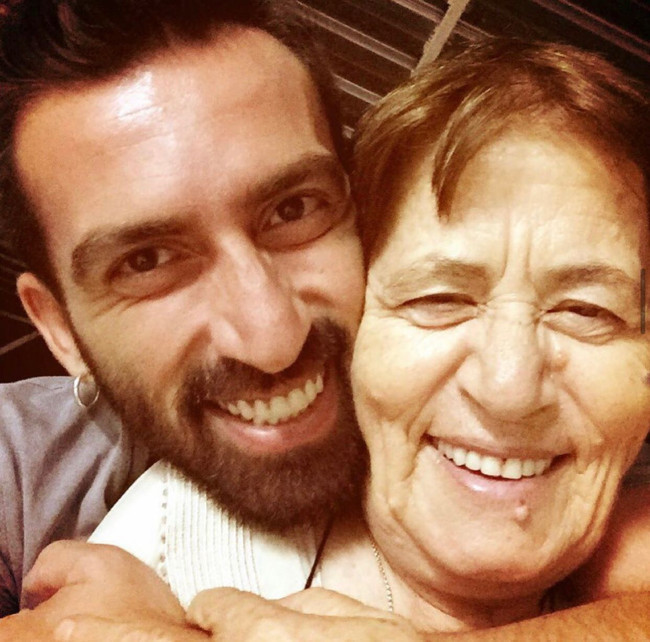 2013-2016 yılları arasında rol aldığı 'Güldür Güldür Show' ile adından söz ettiren şarkıcı ve oyuncu Erdem Yener'in  acı günü