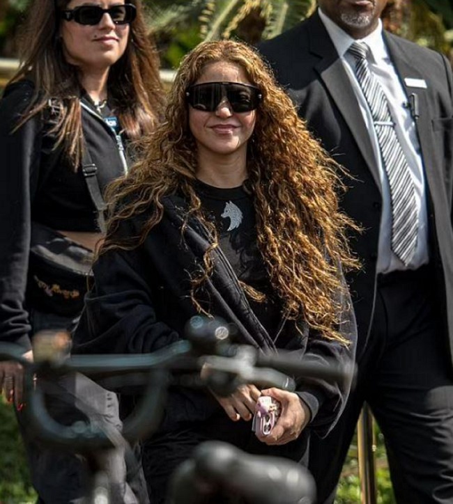 Shakira, hastaneye kaldırıldıktan sonra ilk kez görüntülendi
