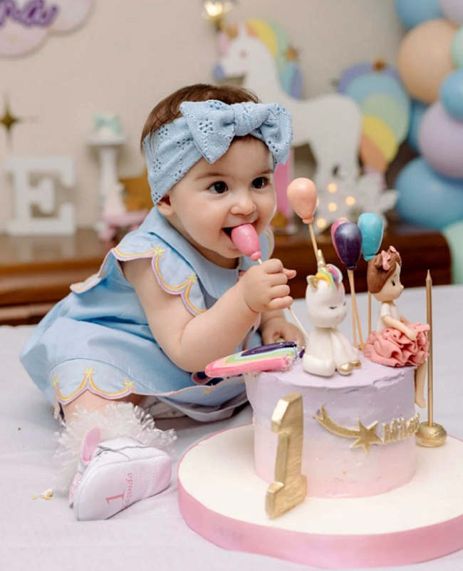 Yıldız Çağrı Atiksoy kızı Mira Milena'nın yüzünü ilk kez paylaştı - Resim : 2